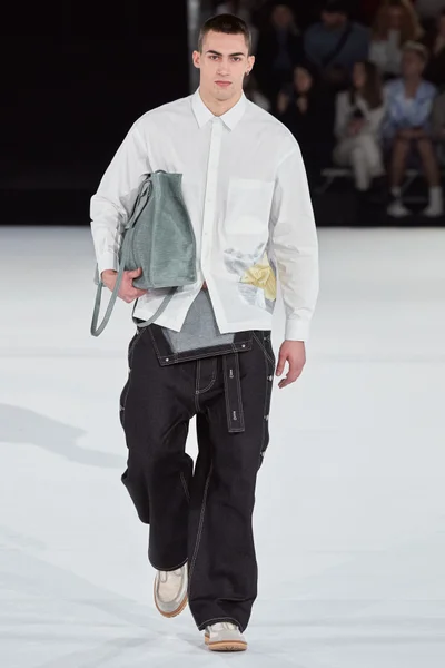 Look 38